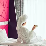 Hotel Prize By Radisson, Xhibition