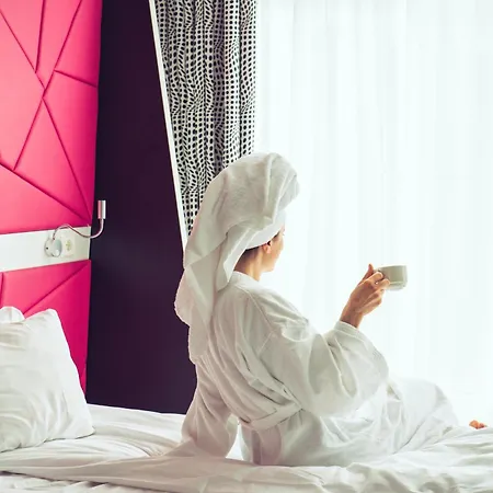 Otel Prize By Radisson, Xhibition