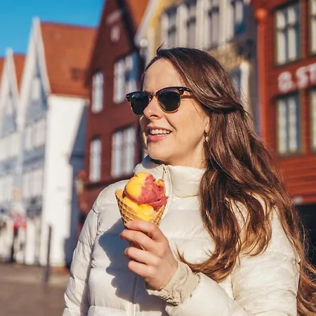 Prize By Radisson, Xhibition