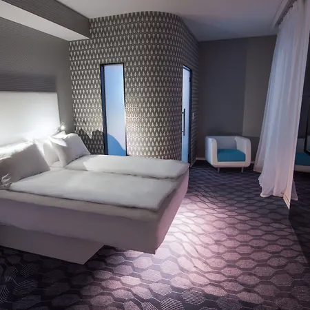 Prize By Radisson, Xhibition