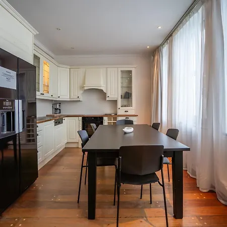 Prize By Radisson, Xhibition