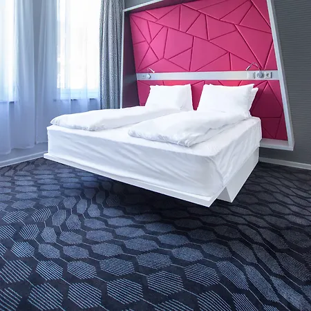 Prize By Radisson, Xhibition